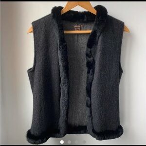 ✨♟️CASHMERE & FUR VEST!♟️✨